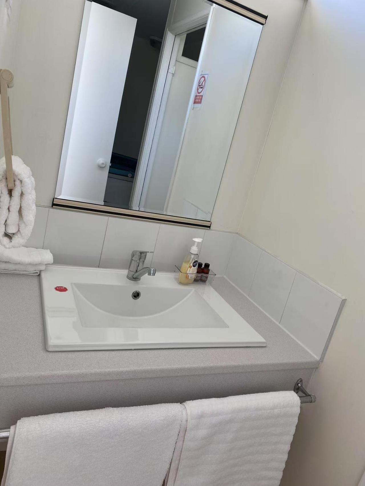 روتوروا Malones Spa Motel المظهر الخارجي الصورة